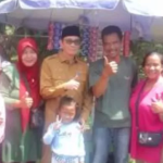 Pedagang Kaki Lima di PALI Girang Saat Heri Amalindo Dekati dan Berfoto, Begini Respon Warganet