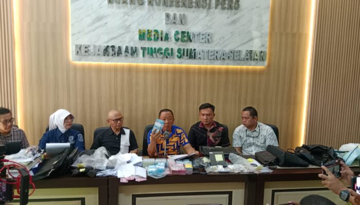 Kadisnakertrans Sumsel dan Staf Pribadi Ditetapkan sebagai Tersangka atas Dugaan Gratifikasi Penerbitan K3