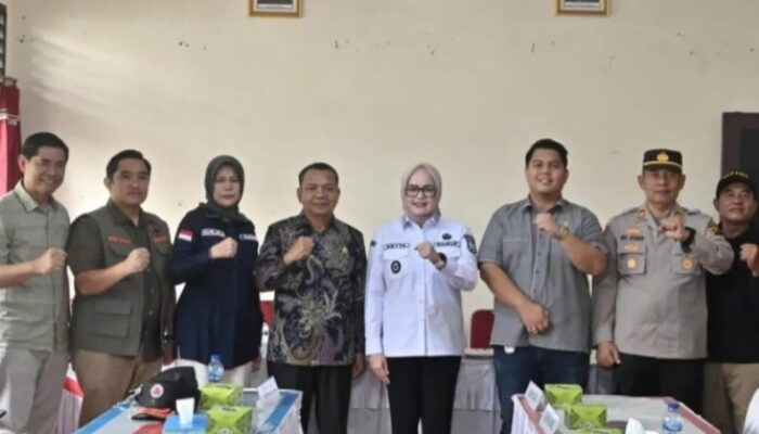 Anggota DPRD Banyuasin Ari Hegar Hadiri Penyerahan Sembako untuk Warga Terdampak Banjir