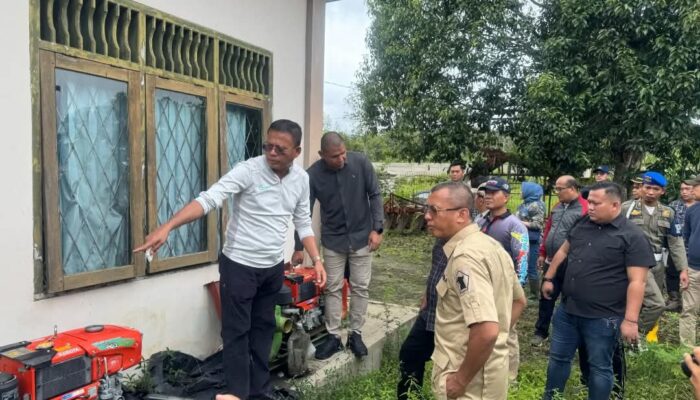 Wali Kota Prabumulih Tinjau Sejumlah Lokasi Strategis dan Salurkan Bantuan Banjir