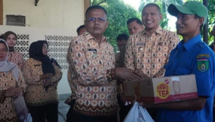 Pemkot Prabumulih Beri Perhatian Khusus bagi Petugas Kebersihan, Salurkan Bantuan Bersama BRI