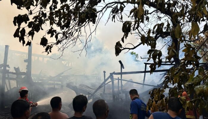 Kolaborasi Tanggap Darurat: Api Lahap 1 Unit Rumah Warga