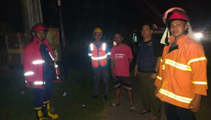 Sigap dan Tanggap, Tim Damkar dan PLN Muba Berhasil Padamkan Kebakaran Gardu Listrik di Sekayu