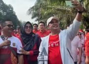 Bupati Banyuasin Ikut Jalan Santai, Warga Antusias Sambut Kebersamaan