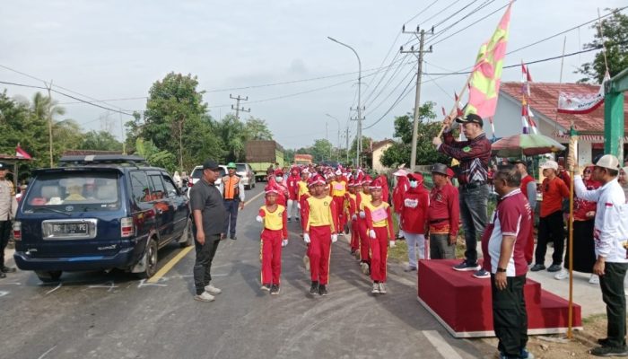 Camat Lais Zukar Buka Lomba Baris Berbaris, 76 Tim Ikuti Semarak HUT RI ke-80