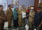 Bukti Peduli Kesejahteraan Rakyat, Wakil Bupati Banyuasin Launching Penyaluran Bantuan Pangan di Desa Pulau Harapan