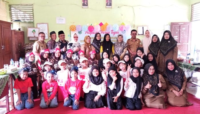 Pelepasan Purna Tugas Guru SD Negeri 3 Tanjung Kerang, Suasana Haru Warnai Acara