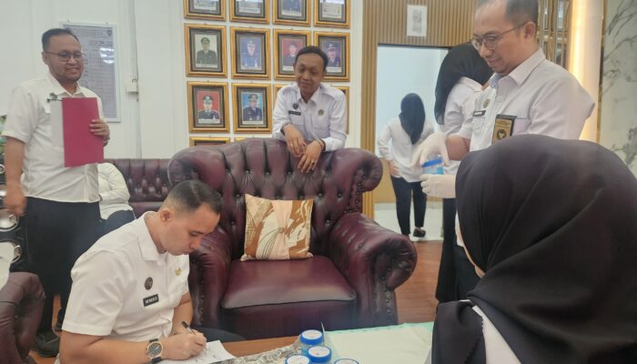 TES URINE BAGI PEGAWAI DI LINGKUNGAN RUTAN KELAS I PALEMBANG