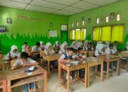 Kepala SMP Negeri 3 Lais Mardiana Sampaikan Ini kepada Siswa Ikuti Ujian Sumatif Akhir Semester
