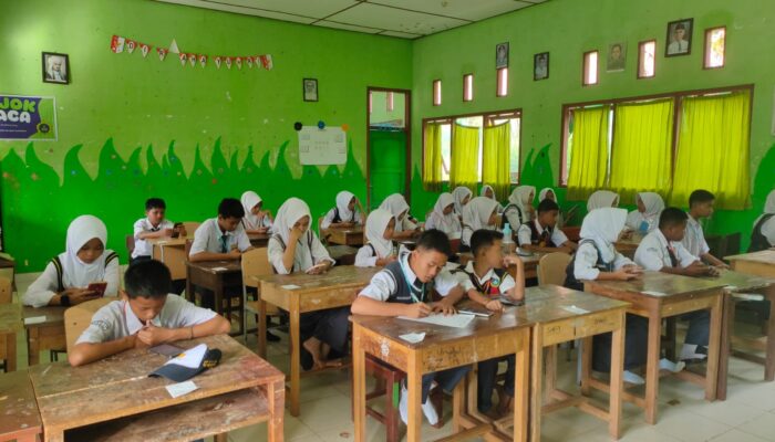 Kepala SMP Negeri 3 Lais Mardiana Sampaikan Ini kepada Siswa Ikuti Ujian Sumatif Akhir Semester