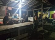 Babinsa Koramil 430-02 Sungsang Tingkatkan Pengawasan Pos Kamling di Desa Delta Upang untuk Ciptakan Kamtibmas Kondusif