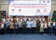 Berikan Kepastian Hukum Hak Atas Tanah, Wako Serahkan 123 Sertifikat PTSL BMD Dan Wakaf
