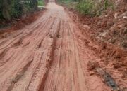Jalan Desa Bengkuang Hancur Lebur, Warga Tuding Truk Proyek Tol HKI Bermuatan Over Tonase