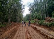 Akses Jalan Rusak Parah, Warga Dusun V Pandan Desa Lubuk Lancang Keluhkan Aktivitas Anak Sekolah Terganggu