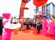 Kapolda Sumsel Pimpin Langsung Pelepasan Irjen Pol Andi Rian R Djajadi dalam Tradisi Penuh Makna