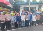 Polisi Dan PWI Lubuklinggau Takjil, Sekaligus Kampanye Tertib Lalu Lintas Dan Anti Hoax