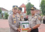 Kapolres Muba Bagikan Bingkisan Lebaran untuk Personel, Ingatkan Jaga Harkamtibmas Jelang Idul Fitri