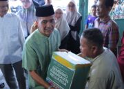 Wali Kota Ratu Dewa Bagikan Takjil Bersama Lazisnu PWNU Sumsel, Warga Antusias