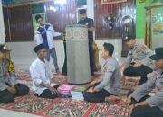 Polsek Sanga Desa Salurkan Bantuan Ibadah dan Sembako Lewat Program Jumat Berkah