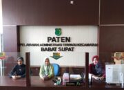 Peringati Hari Kartini, Staf PATEN Babat Supat Tampil Anggun Berkebaya