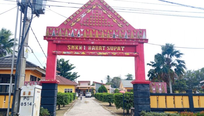 Diduga Menolak Peliputan Media, Humas SMK Negeri 1 Babat Supat: Yang Meliput Sudah Ada
