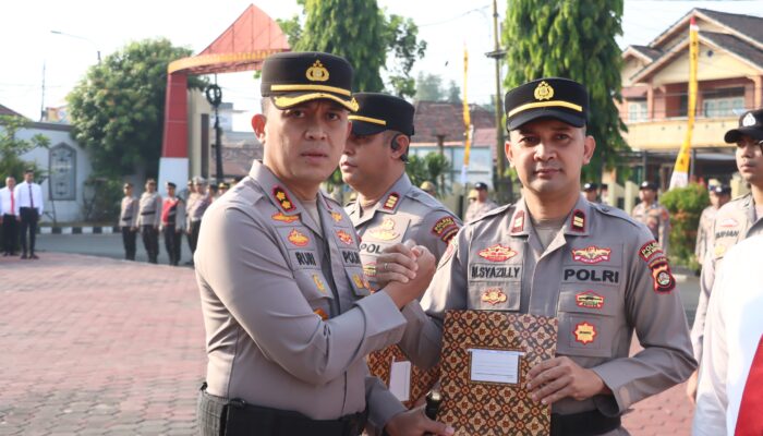 Kapolres Muba AKBP Ruri Prastowo Berikan Penghargaan kepada 64 Personel Berprestasi