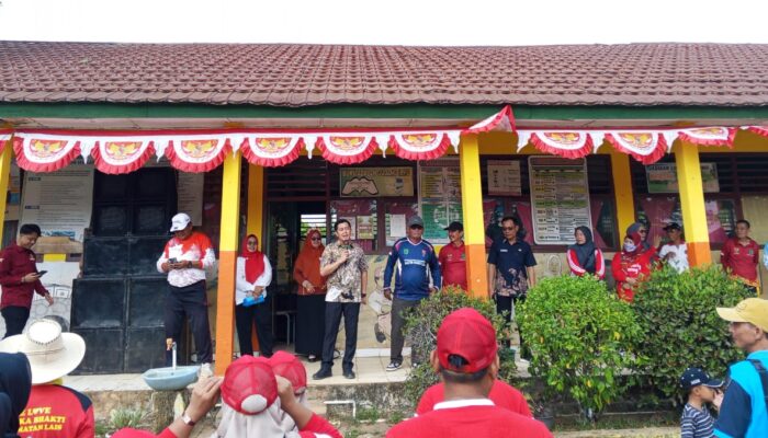 Camat Lais Heru Kharisma Buka Perlombaan Volly dan Karaoke Antar Guru di SD Negeri 1 Lais