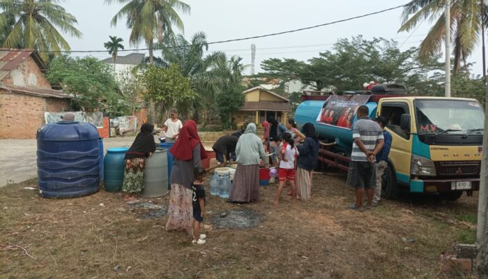 DPC PDI Perjuangan Palembang Gerakkan Kepedulian untuk Warga Terdampak Kekeringan