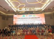 79 Mahasiswa Magister Ilmu Pemerintahan Unitas Palembang Dilantik, Rektor Tekankan Integritas dan Alumni Harus Berikan Solusi Nyata Bagi Persoalan Masyarakat
