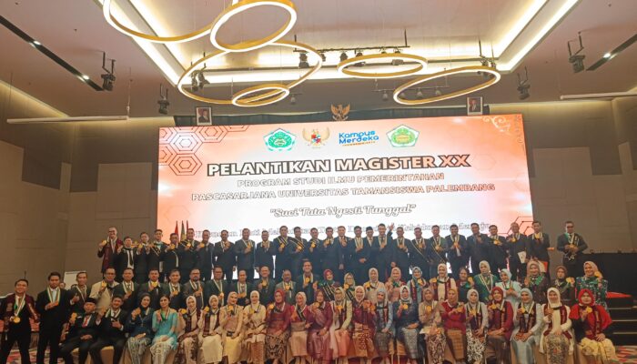 79 Mahasiswa Magister Ilmu Pemerintahan Unitas Palembang Dilantik, Rektor Tekankan Integritas dan Alumni Harus Berikan Solusi Nyata Bagi Persoalan Masyarakat