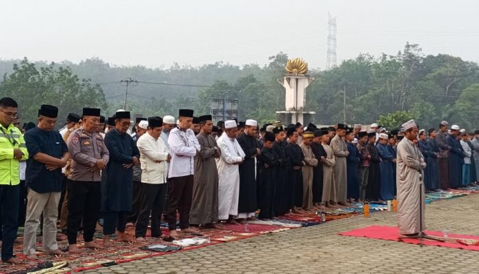 Gelar Sholat Istisqo, Camat Babat Supat Musmulyadi Ajak Masyarakat Introspeksi dan Memohon Ampunan