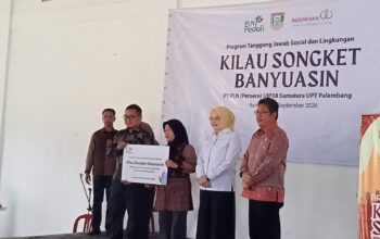 Perajin Songket Banyuasin Terancam Punah, PLN Turun Tangan