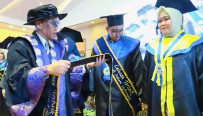 357 Wisudawan Universitas Sjakhyakirti Palembang Siap Masuki Dunia Profesional, Ini Pesan Rektor