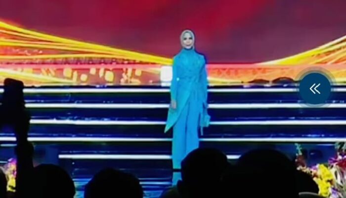 Songket Bidak Cukit Tampil Casual di Panggung Nasional