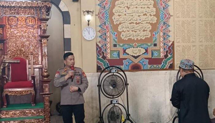 Jum’at Keliling, Kapolsek Sungai Lilin Iptu Marlin Ajak Jamaah Masjid Agung Al Amin Jaga Kamtibmas dan Cegah Karhutla