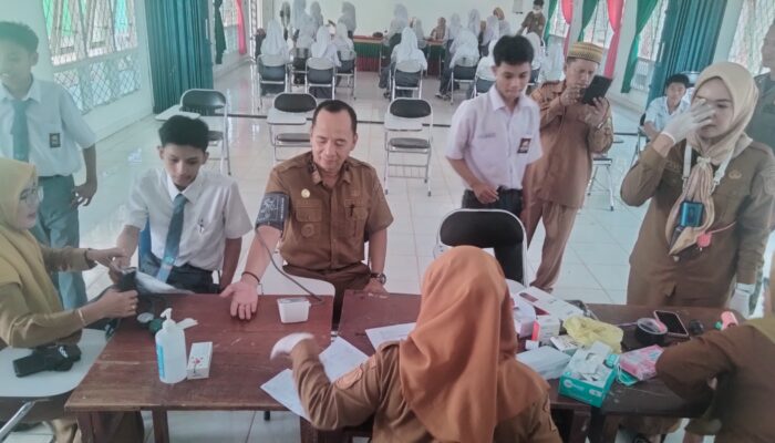 Camat Babat Supat Musmulyadi Monitoring CKG di SMAN 1, Dukung Program Pemerintah Pusat