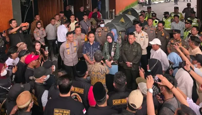 Ratusan Massa Demo Karhutla, Pemprov Sumsel Gratiskan Pengobatan ISPA